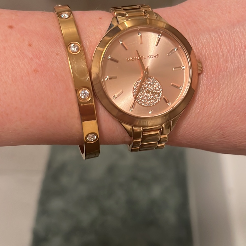 Michael Kors my runway watch rose gold With stainless steel bracelet rose gold